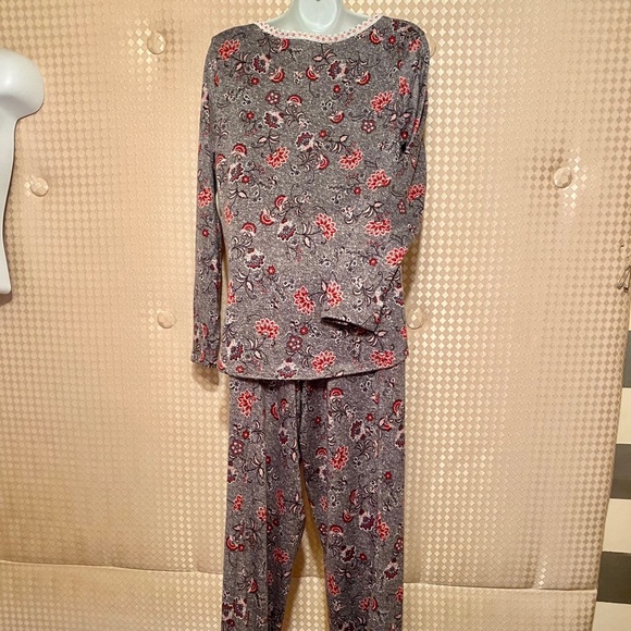 💝SECRET TREASURES💝SILKY FLORAL LNG SLEEVE PJ NWT - Picture 5 of 10